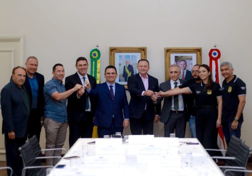 Carlos_Brandão_governador_do_Maranhão_entrega_equipamentos_para_novas_delegacias_-_Foto_Rodrigo_Ribeiro_001